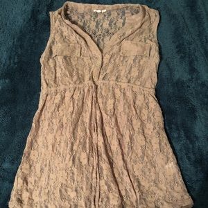 Tan lace top 💕